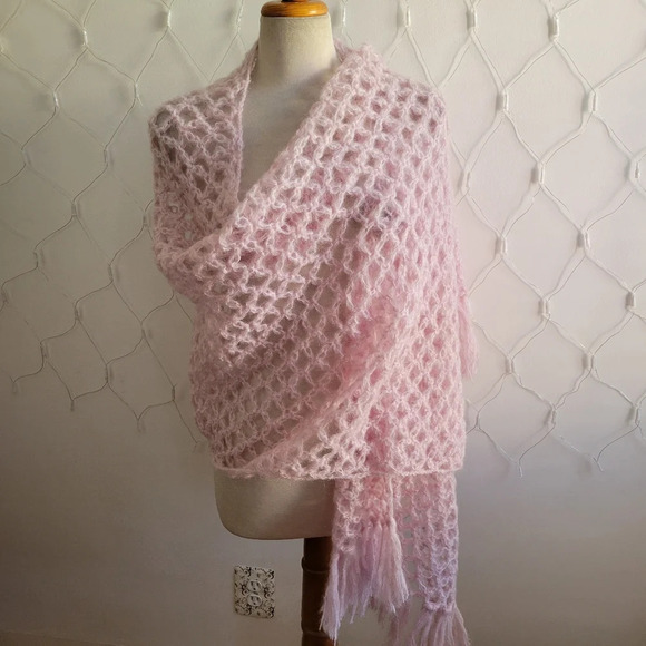 Vintage Shawl Light Pink/Mauve Crocheted Knit Wrap - Picture 9 of 10